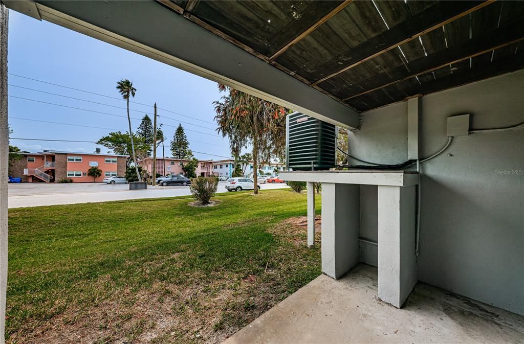 For Sale: $387,000 (2 beds, 2 baths, 920 Square Feet)