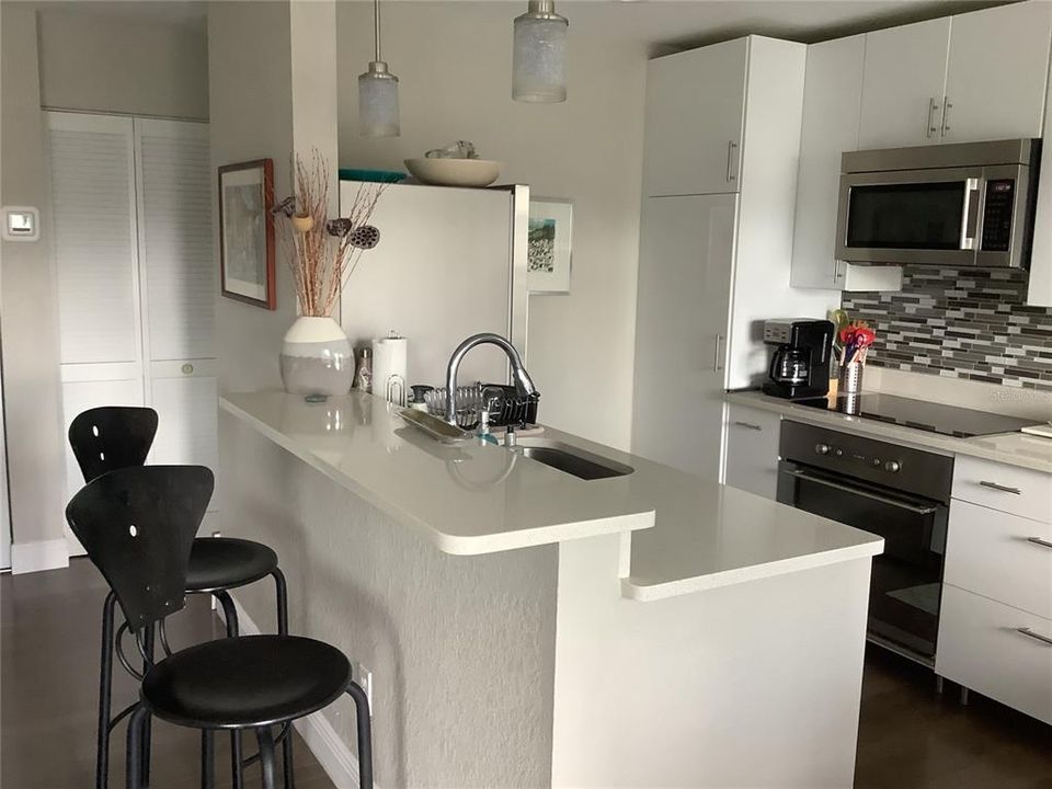 Recently Rented: $1,795 (1 beds, 1 baths, 1224 Square Feet)