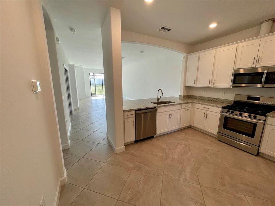Recently Rented: $2,899 (3 beds, 2 baths, 1414 Square Feet)