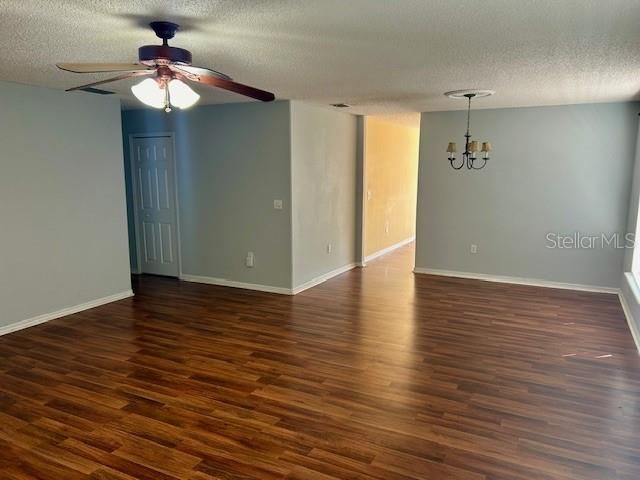 Active With Contract: $1,900 (4 beds, 2 baths, 1760 Square Feet)