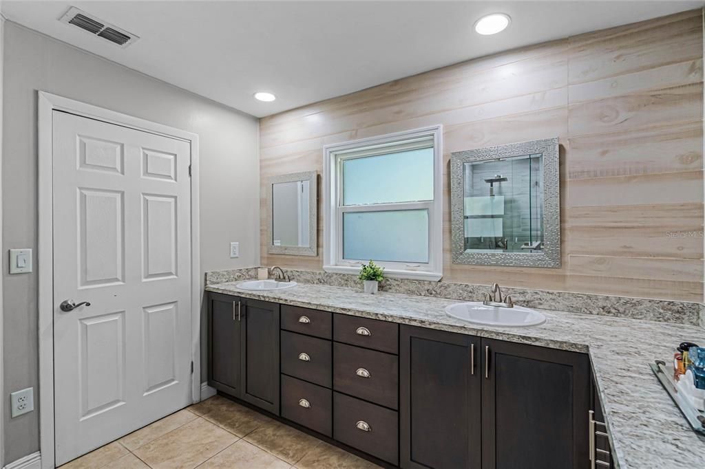 Active With Contract: $359,900 (3 beds, 2 baths, 1585 Square Feet)