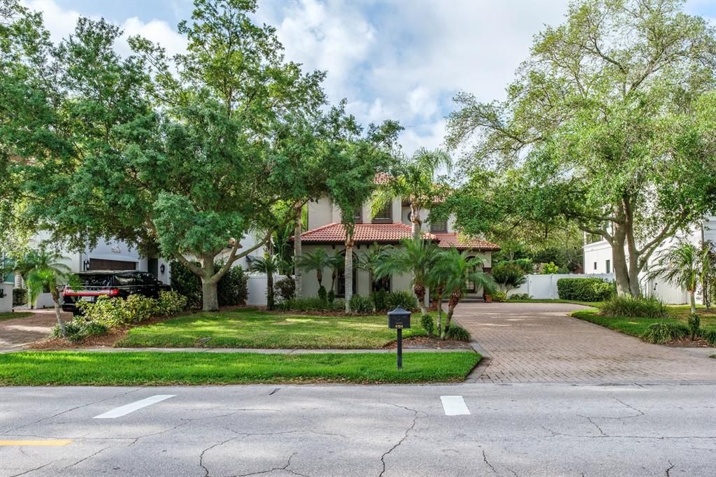 Active With Contract: $1,425,000 (5 beds, 3 baths, 3274 Square Feet)