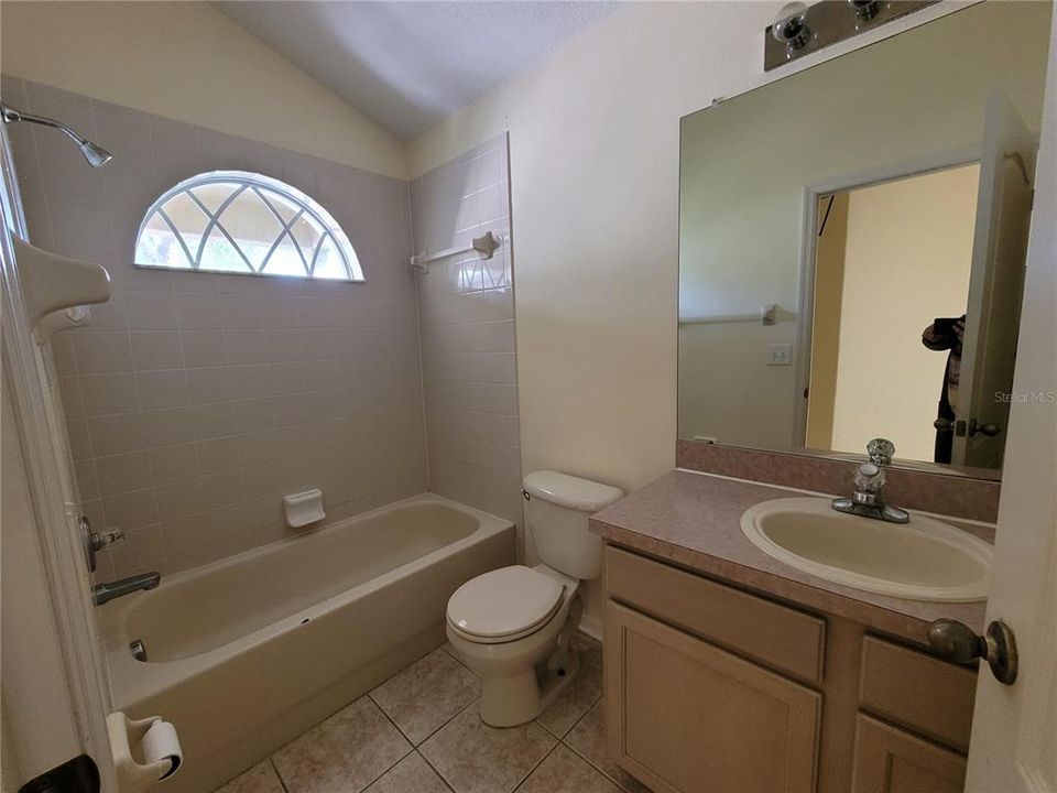 出租: $2,350 (3 贝兹, 2 浴室, 1607 平方英尺)