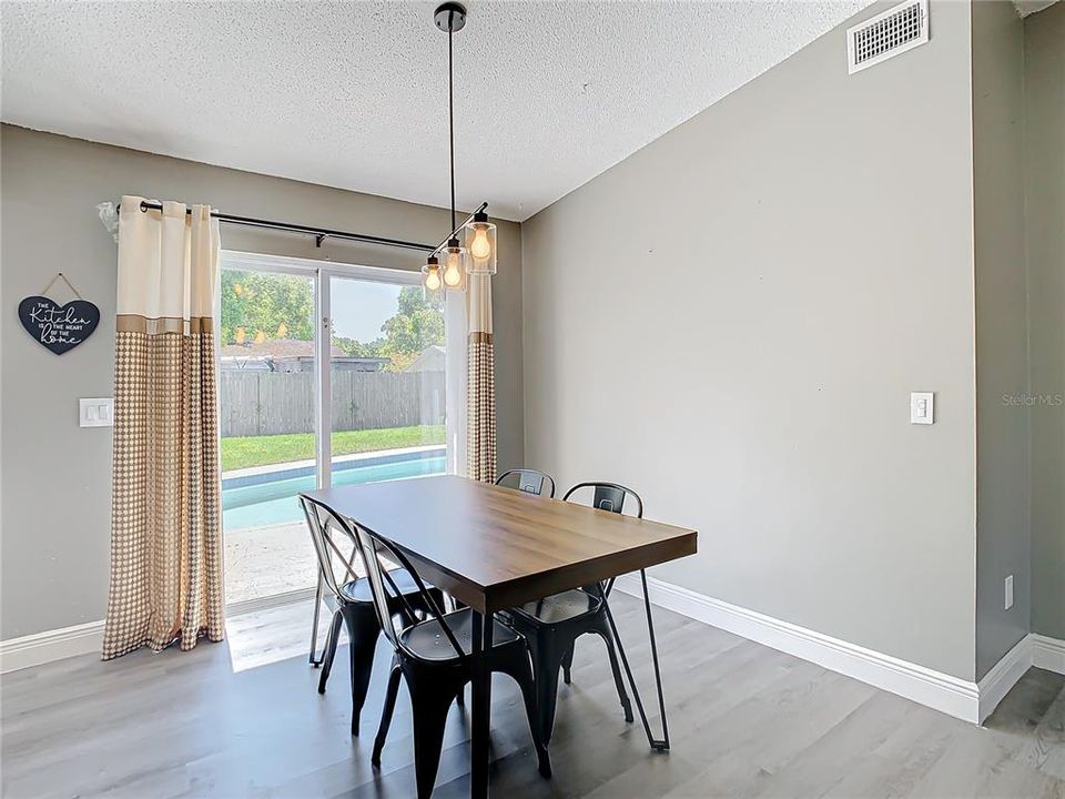 Active With Contract: $345,000 (3 beds, 2 baths, 946 Square Feet)