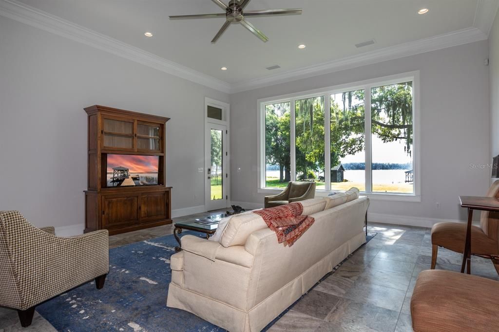 Recently Sold: $2,300,000 (5 beds, 5 baths, 5560 Square Feet)