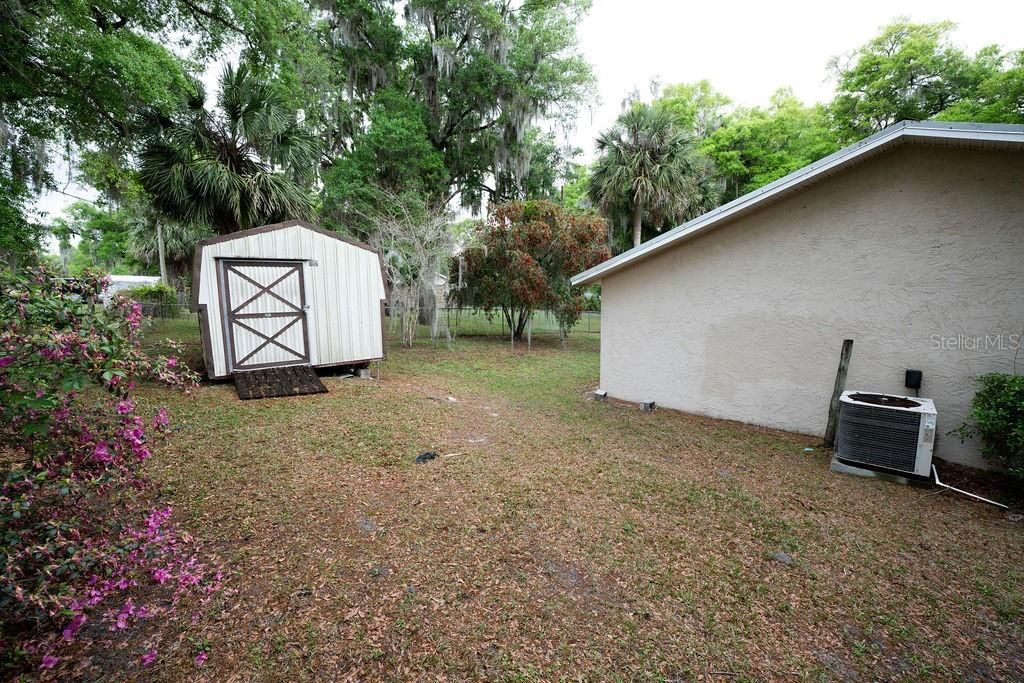 Recently Sold: $359,000 (3 beds, 2 baths, 1414 Square Feet)