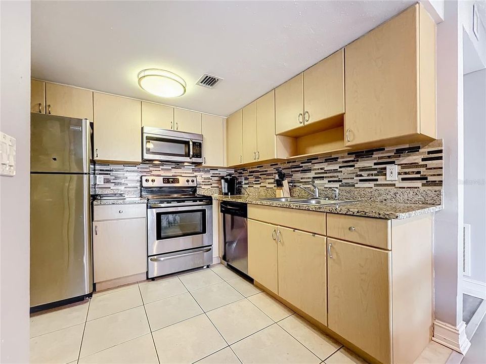 For Sale: $267,750 (3 beds, 2 baths, 1150 Square Feet)