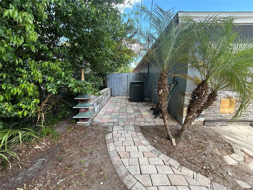 For Sale: $465,000 (4 beds, 2 baths, 2410 Square Feet)