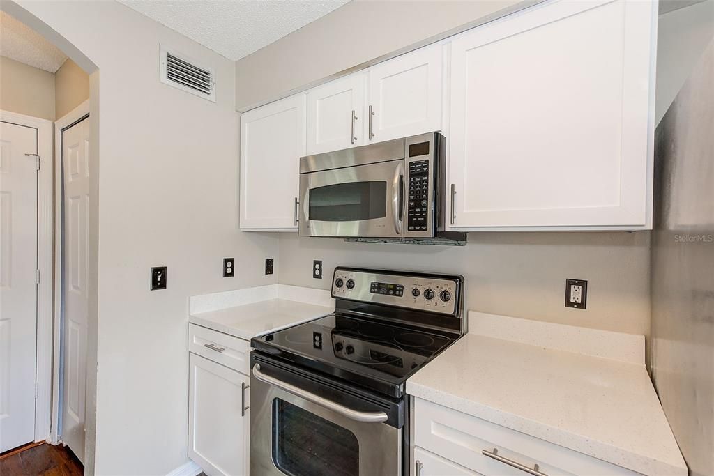 For Sale: $229,900 (3 beds, 2 baths, 1364 Square Feet)