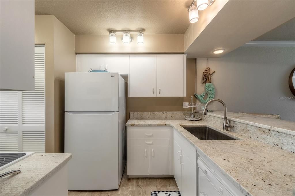 For Sale: $329,000 (2 beds, 2 baths, 1355 Square Feet)