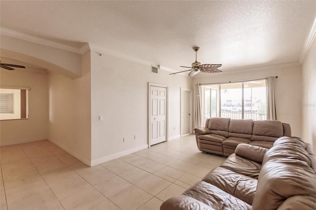 For Sale: $459,000 (3 beds, 2 baths, 1501 Square Feet)