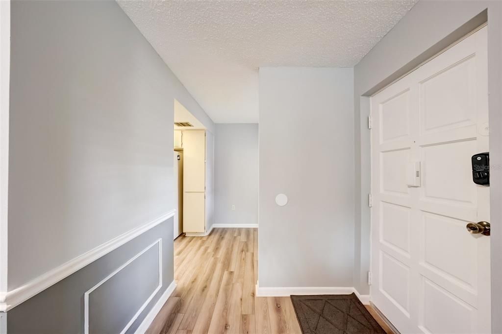 Active With Contract: $185,000 (2 beds, 2 baths, 1070 Square Feet)