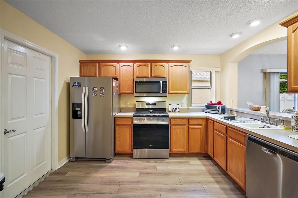 For Rent: $2,000 (2 beds, 2 baths, 1196 Square Feet)