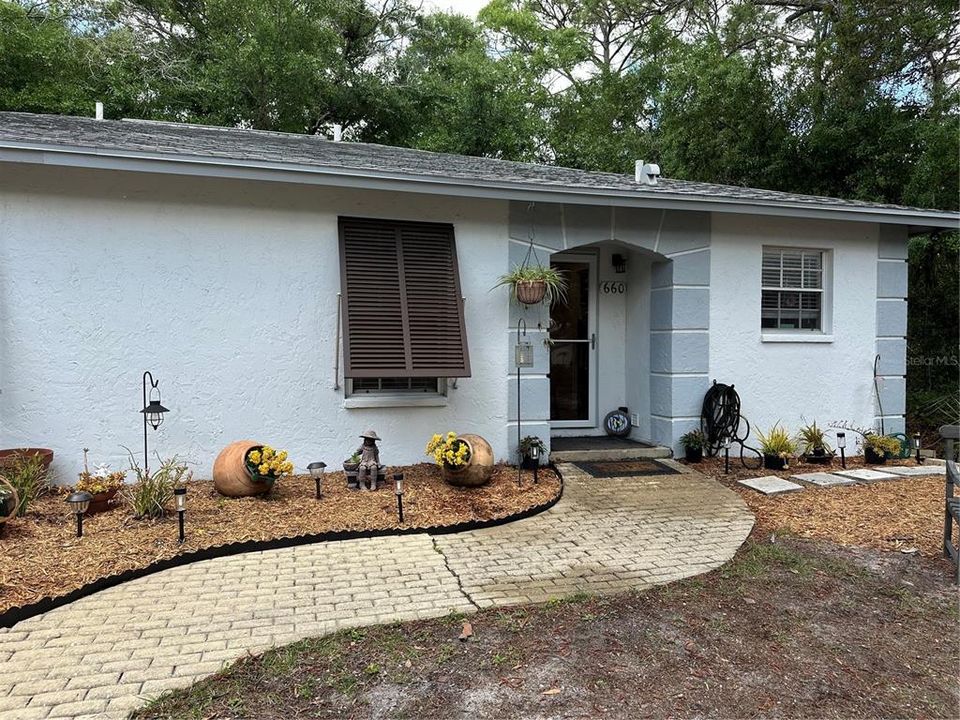 Recently Sold: $250,000 (2 beds, 2 baths, 924 Square Feet)