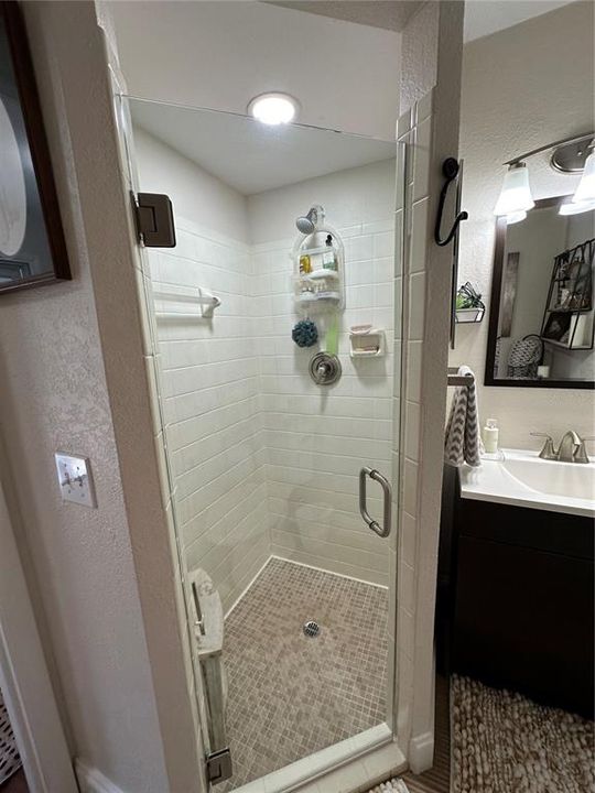 最近售出: $250,000 (2 贝兹, 2 浴室, 924 平方英尺)