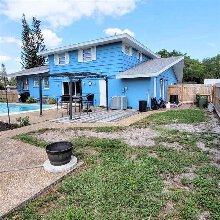 Recently Sold: $550,000 (3 beds, 3 baths, 2662 Square Feet)