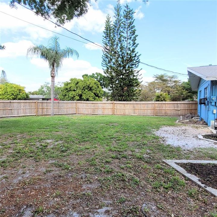 Recently Sold: $550,000 (3 beds, 3 baths, 2662 Square Feet)