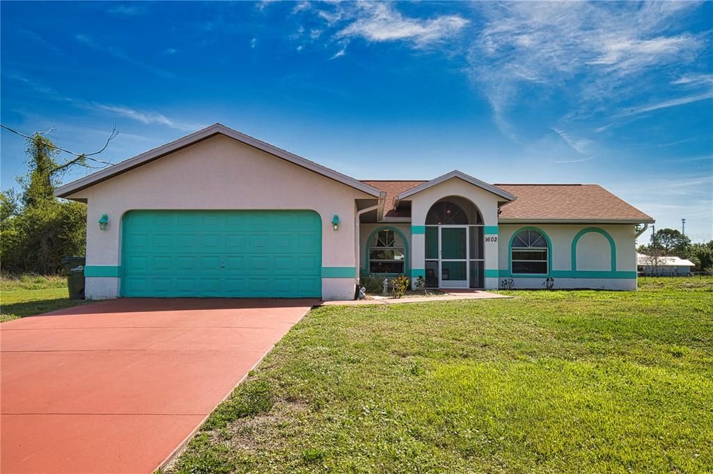 For Sale: $379,900 (3 beds, 2 baths, 1452 Square Feet)