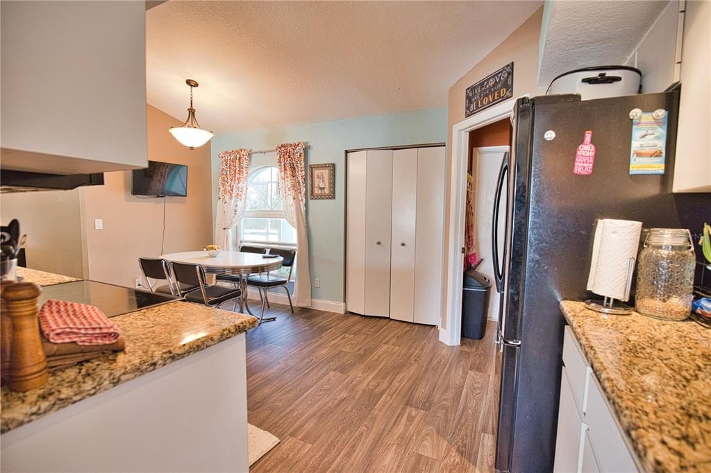 For Sale: $379,900 (3 beds, 2 baths, 1452 Square Feet)