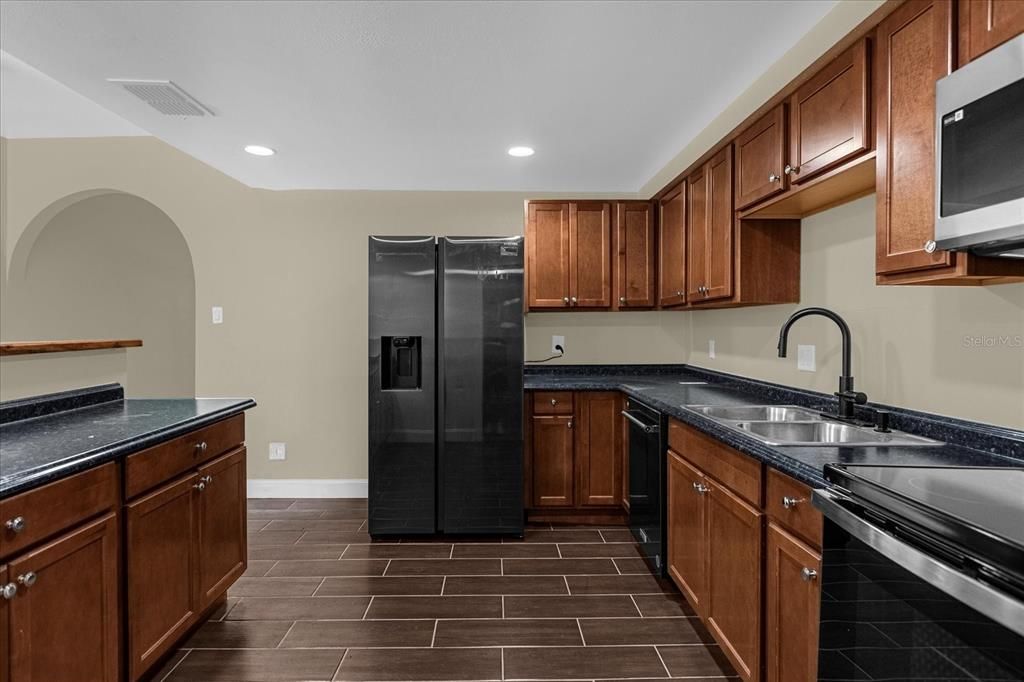 Active With Contract: $329,900 (3 beds, 2 baths, 1571 Square Feet)