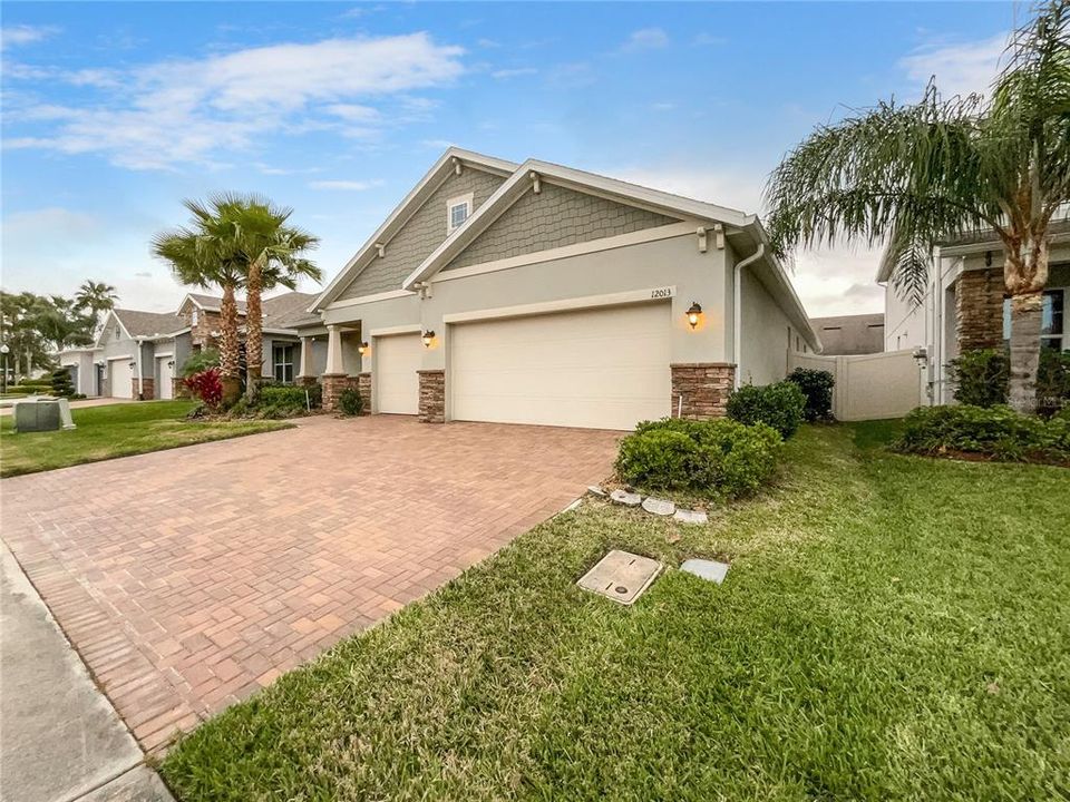 Recently Sold: $600,000 (4 beds, 3 baths, 2753 Square Feet)