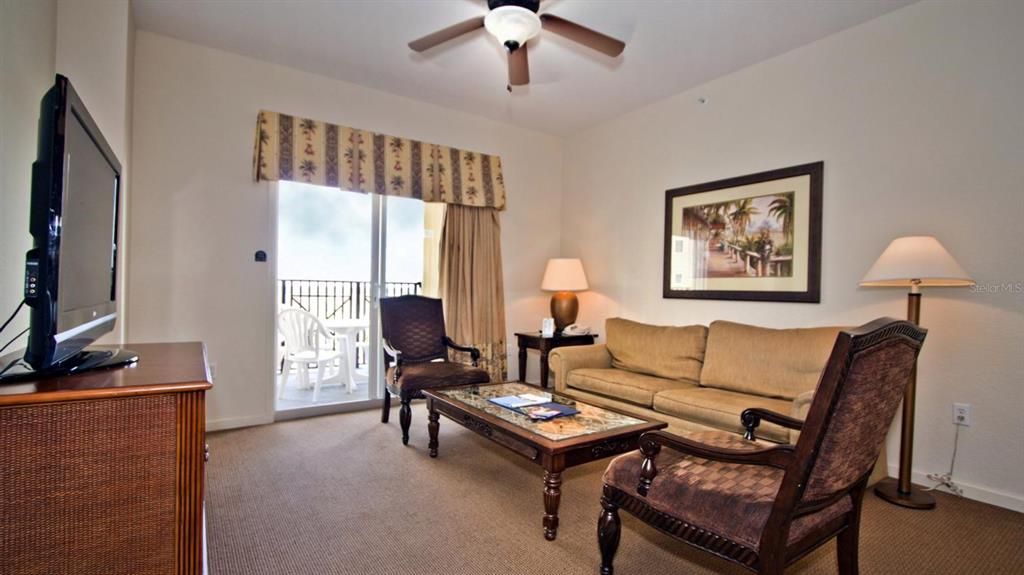 Под контрактом: $144,900 (2 спален, 2 ванн, 1060 Квадратных фут)