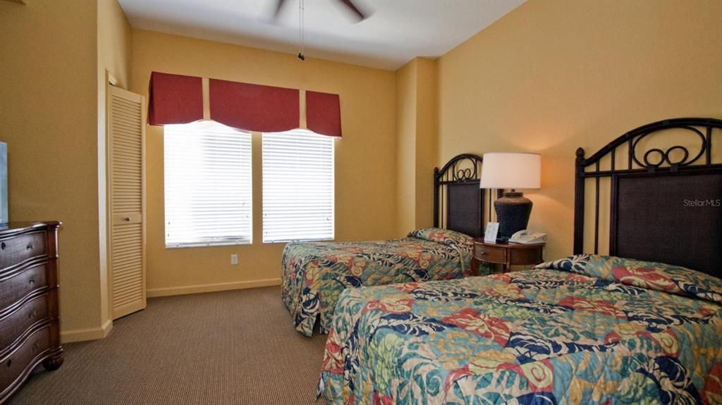 Под контрактом: $144,900 (2 спален, 2 ванн, 1060 Квадратных фут)