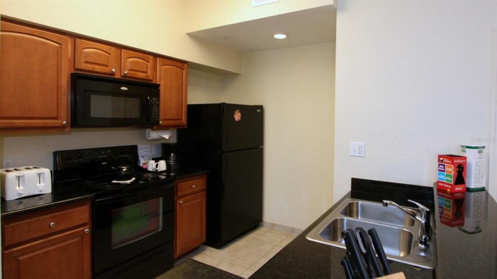 Под контрактом: $144,900 (2 спален, 2 ванн, 1060 Квадратных фут)