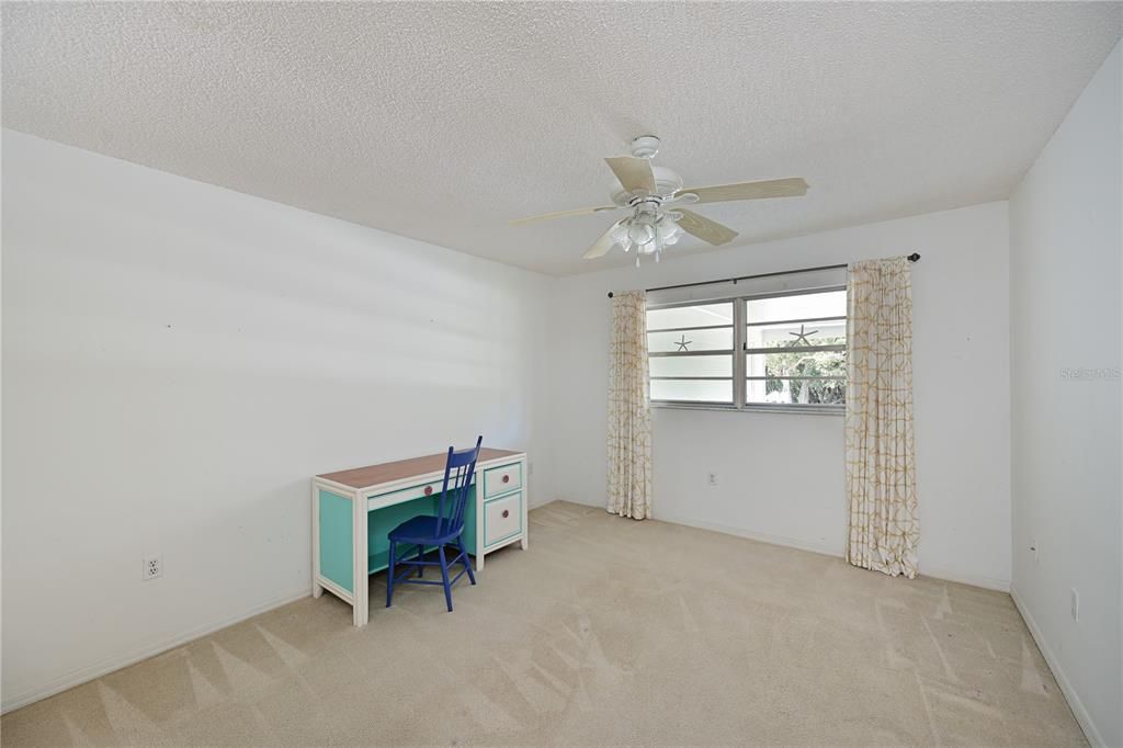 For Sale: $344,000 (2 beds, 2 baths, 1359 Square Feet)