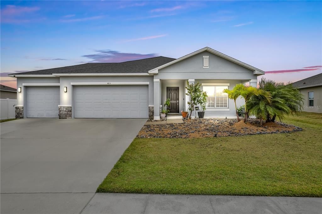 Active With Contract: $375,000 (4 beds, 3 baths, 2091 Square Feet)