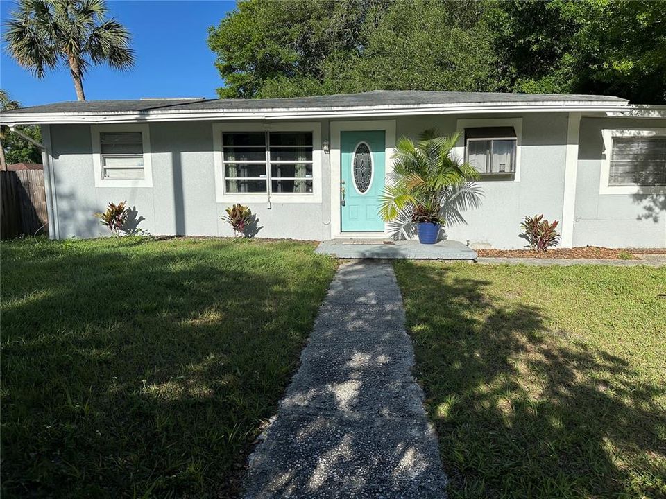 Active With Contract: $299,900 (3 beds, 2 baths, 1255 Square Feet)