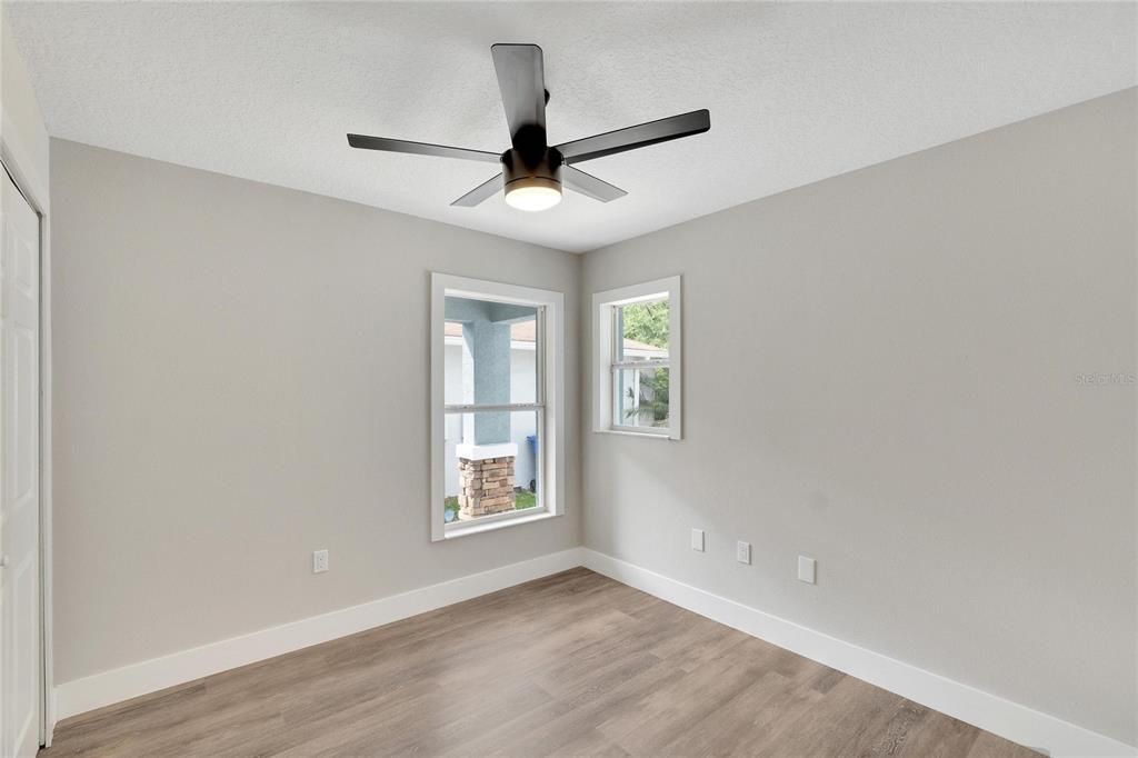Active With Contract: $364,900 (3 beds, 2 baths, 1271 Square Feet)