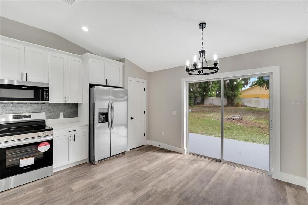 Active With Contract: $364,900 (3 beds, 2 baths, 1271 Square Feet)