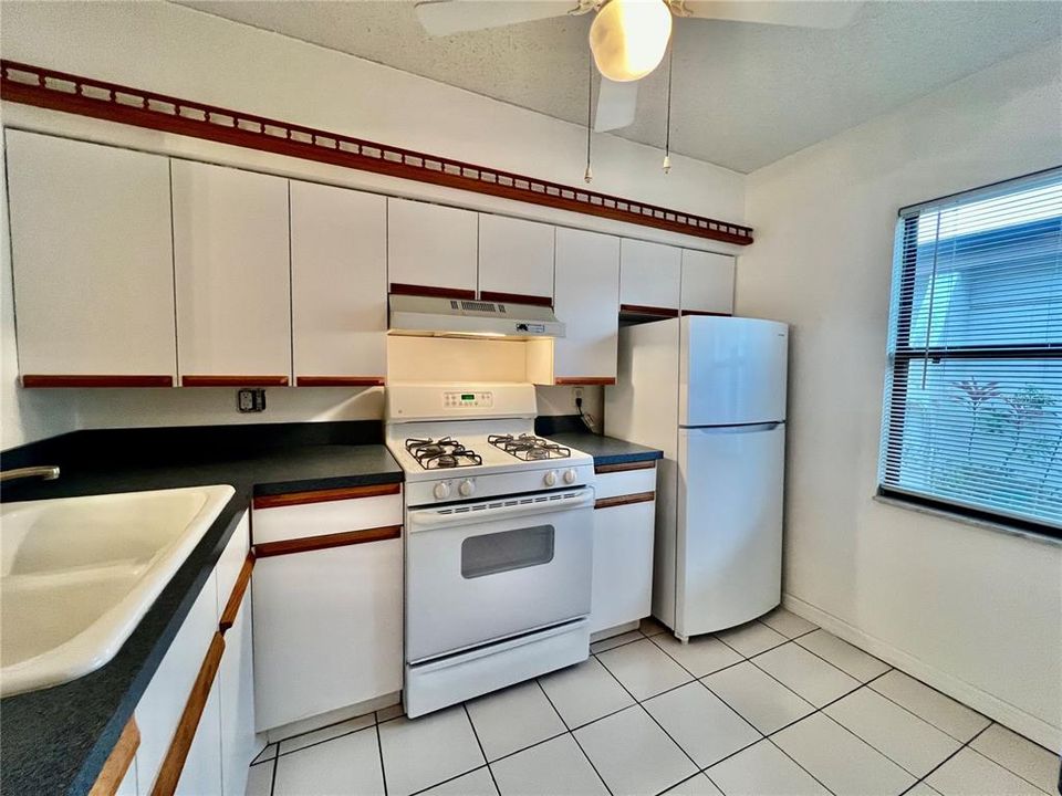 Recently Sold: $130,000 (1 beds, 1 baths, 646 Square Feet)