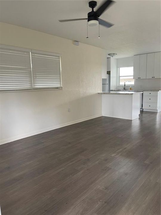 Recently Sold: $199,900 (2 beds, 1 baths, 900 Square Feet)