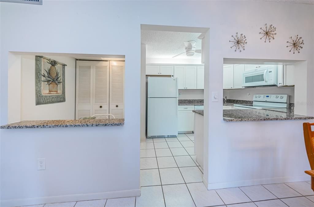 For Sale: $219,900 (2 beds, 2 baths, 1104 Square Feet)