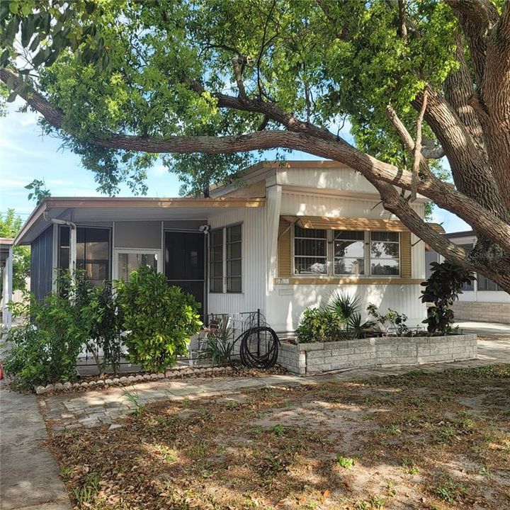 Recently Sold: $129,900 (2 beds, 1 baths, 624 Square Feet)