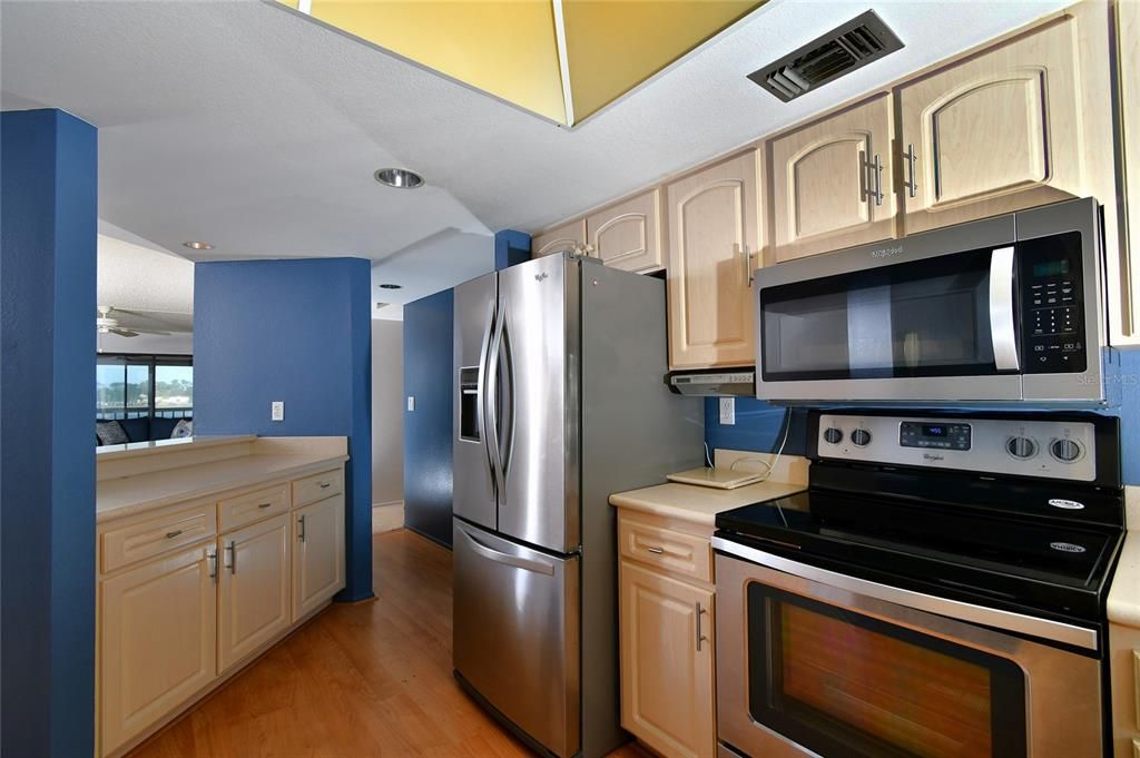 For Sale: $240,000 (2 beds, 2 baths, 1347 Square Feet)