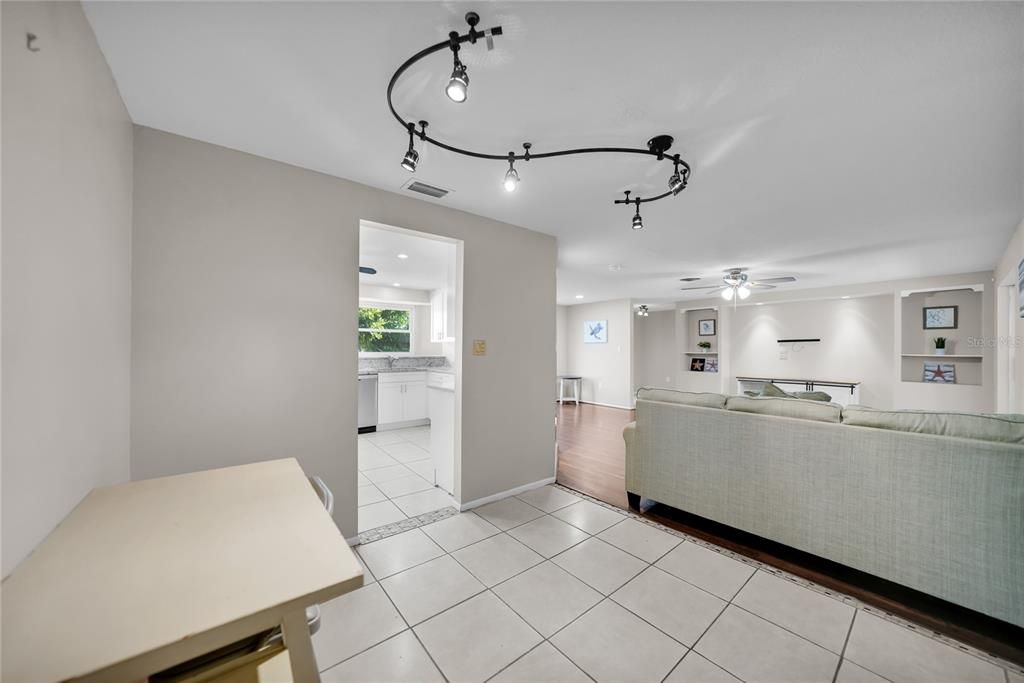 For Sale: $319,500 (3 beds, 2 baths, 1888 Square Feet)