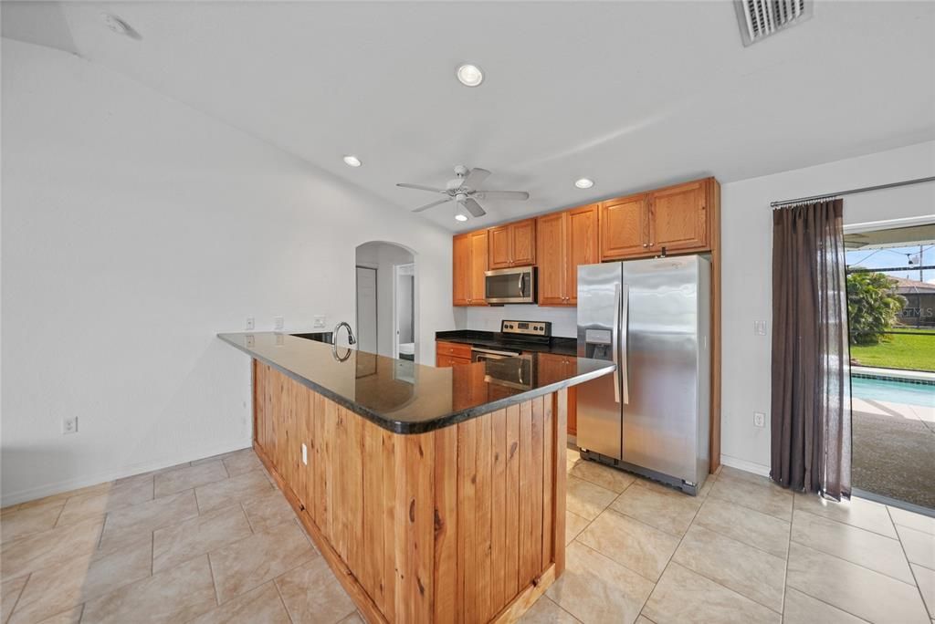For Sale: $435,000 (3 beds, 2 baths, 1673 Square Feet)