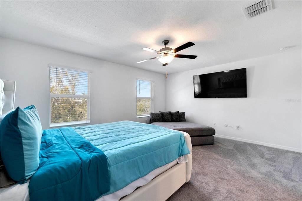 Active With Contract: $2,100 (2 beds, 2 baths, 1642 Square Feet)