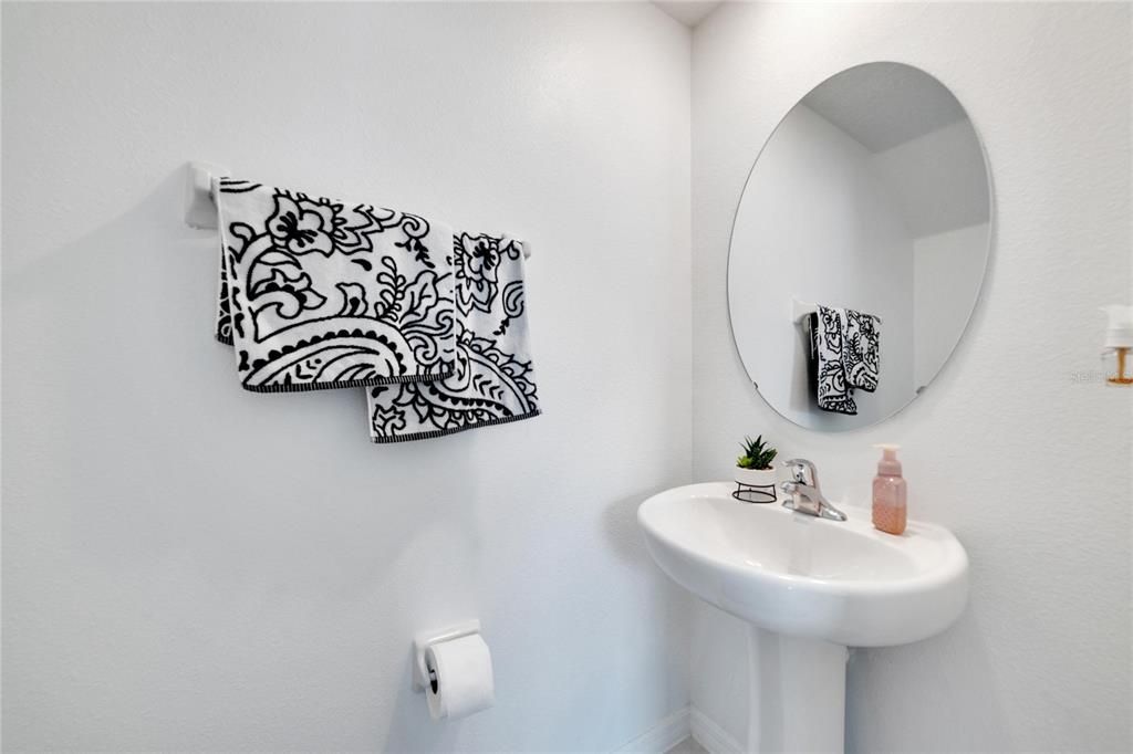 Active With Contract: $2,100 (2 beds, 2 baths, 1642 Square Feet)