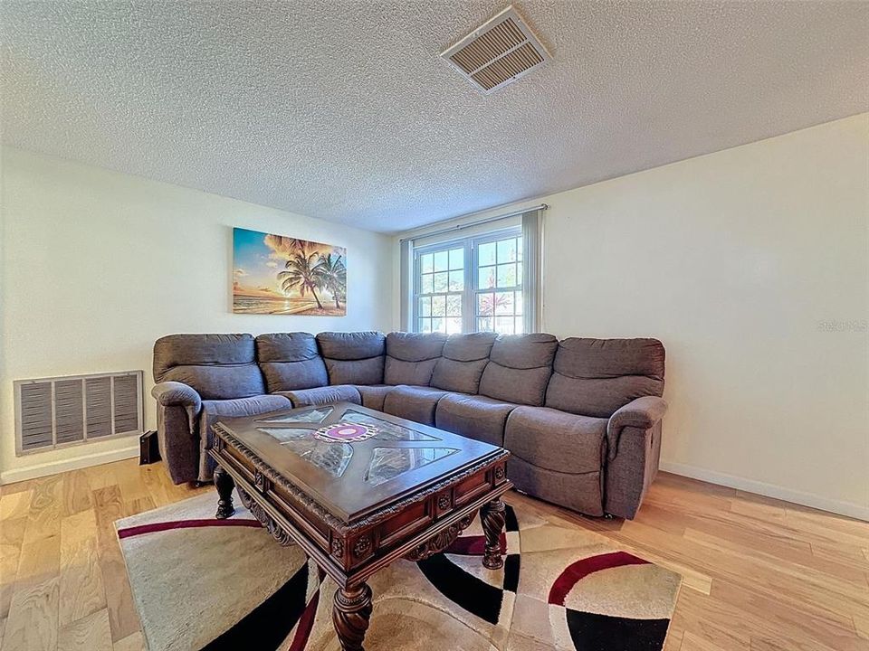 For Sale: $255,000 (2 beds, 2 baths, 1200 Square Feet)