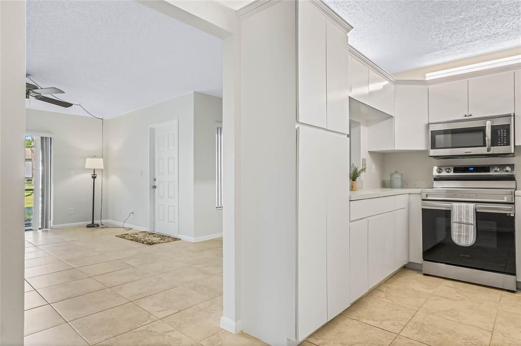 Active With Contract: $225,000 (2 beds, 2 baths, 1111 Square Feet)