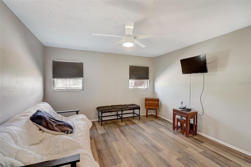 Active With Contract: $255,000 (2 beds, 2 baths, 1545 Square Feet)