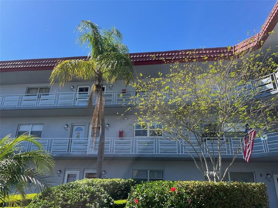 Recently Sold: $115,000 (1 beds, 1 baths, 880 Square Feet)
