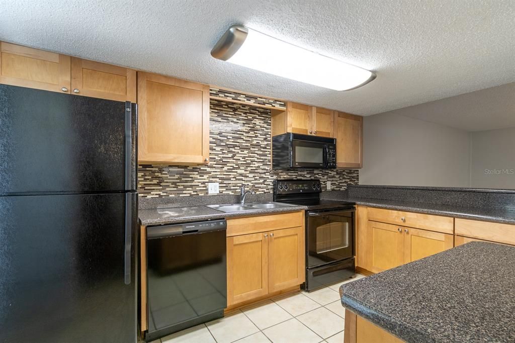 Recently Sold: $160,000 (2 beds, 2 baths, 1070 Square Feet)