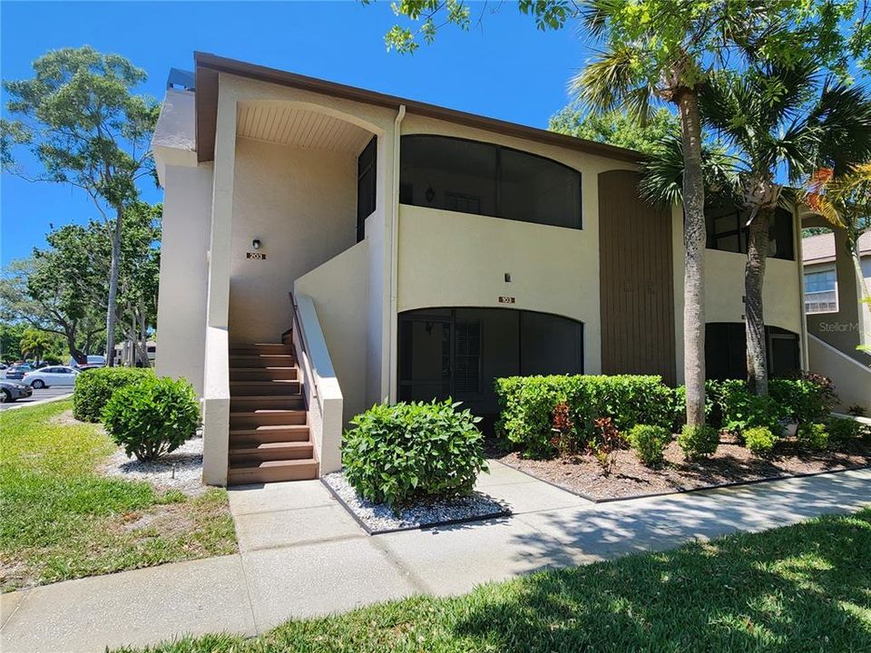 For Sale: $229,999 (2 beds, 2 baths, 900 Square Feet)