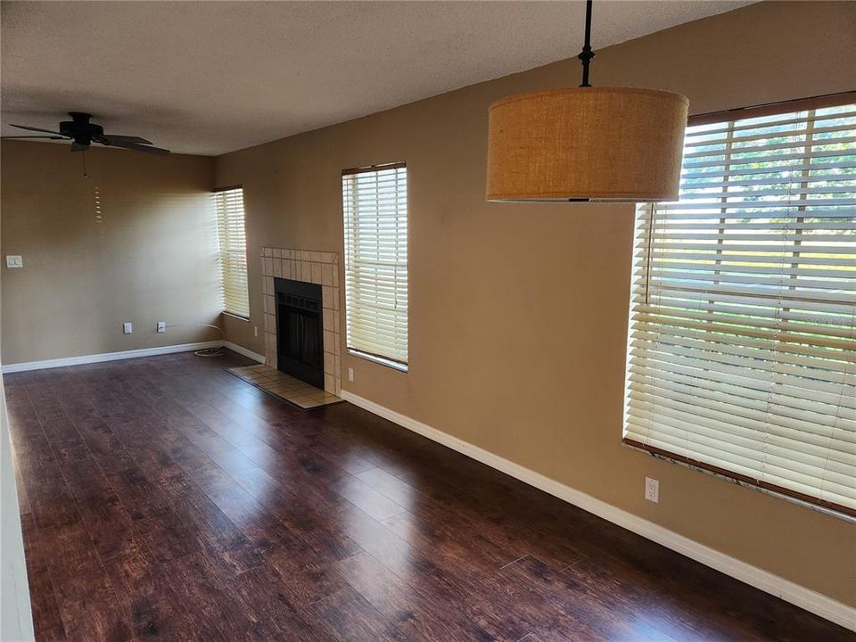 For Sale: $234,900 (2 beds, 2 baths, 900 Square Feet)