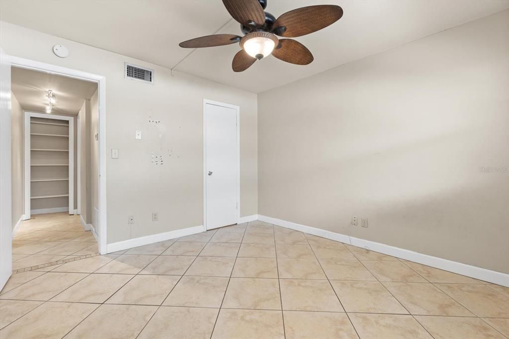 Active With Contract: $125,000 (2 beds, 1 baths, 960 Square Feet)